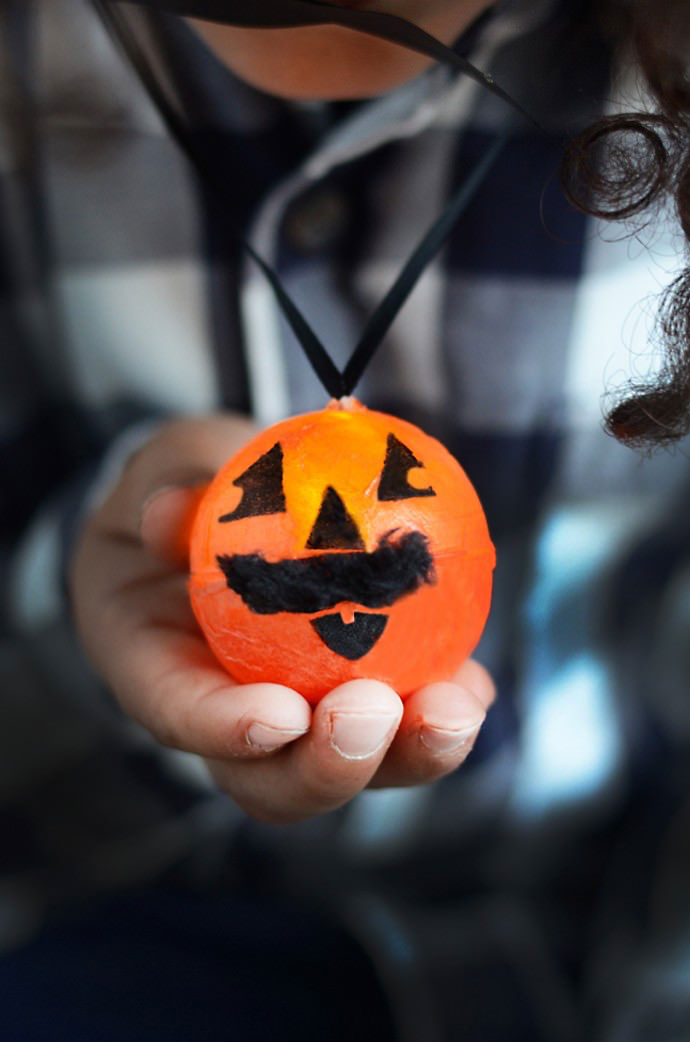 DIY tech: A Halloween pumpkin light necklace