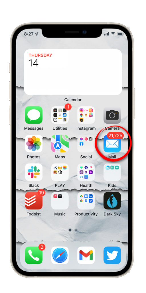 A simple trick for hiding those annoying email count badges on iPhone | Cool Mom Tech